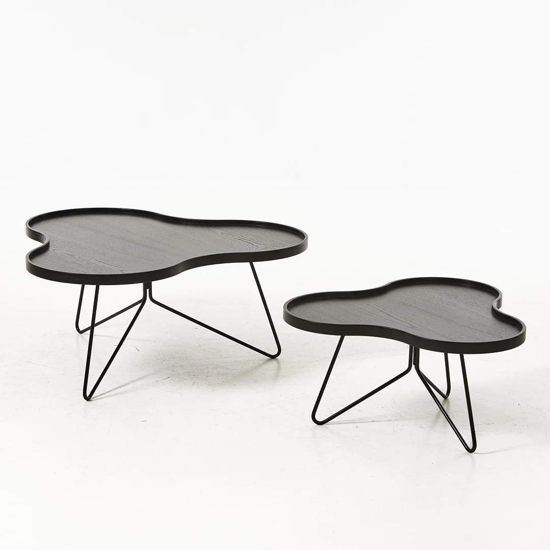 CHRISTINE SCHWARZER. Soffbord, 2 st, modell "Flower mono", Swedese, etikettmärkta. — Tables — Stockholms Auktionsverk Magasin 5