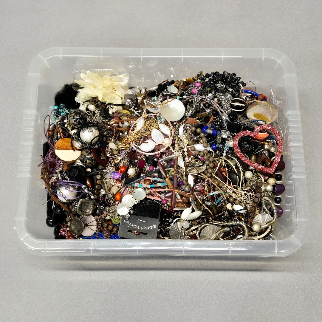 COSTUME JEWELLERY. — Costume Jewellery — Chalkwell Auctions