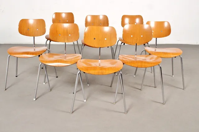EGON EIERMANN. Set aus acht Stühlen Modell „SE 68“ für WILDE & SPIETH.