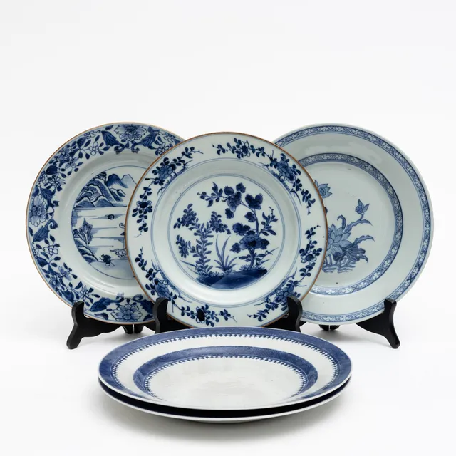 TALLRIKAR 5 st, kompaniporslin, Kina, Kangxi (1662-1722) samt Qianlong (1736-95).