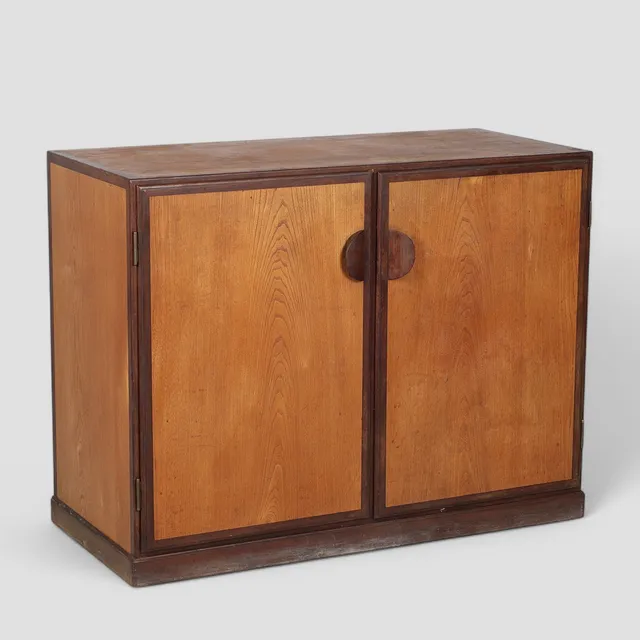 Dansk snedkermester, skab i ask og mahogni, 1900-tallets første halvdel, nordisk Art Deco.
