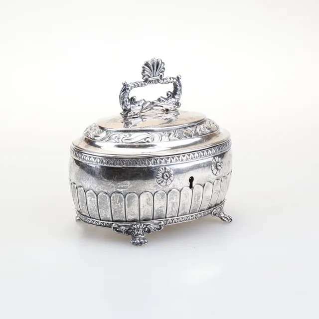 GUSTAF THEODOR FOLCKER. Sockerskrin, silver, Stockholm, 1840, vikt ca 359 gram.