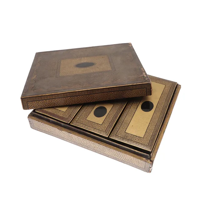 CHINESE LACQUERED GAMES BOX & COUNTERS.