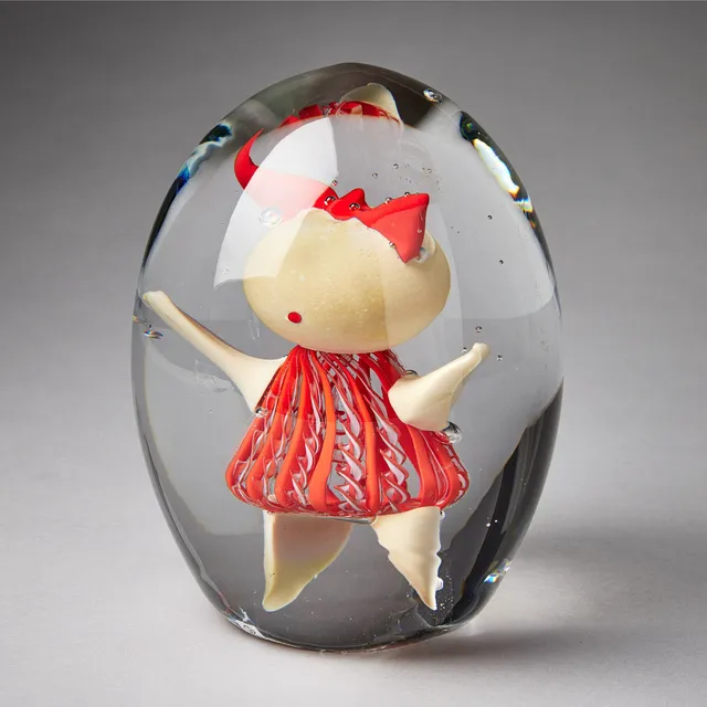 OLLE BROZÉN. "Flicka i bubbla", skulptur, glas, egen hytta i Högsbo 2021.