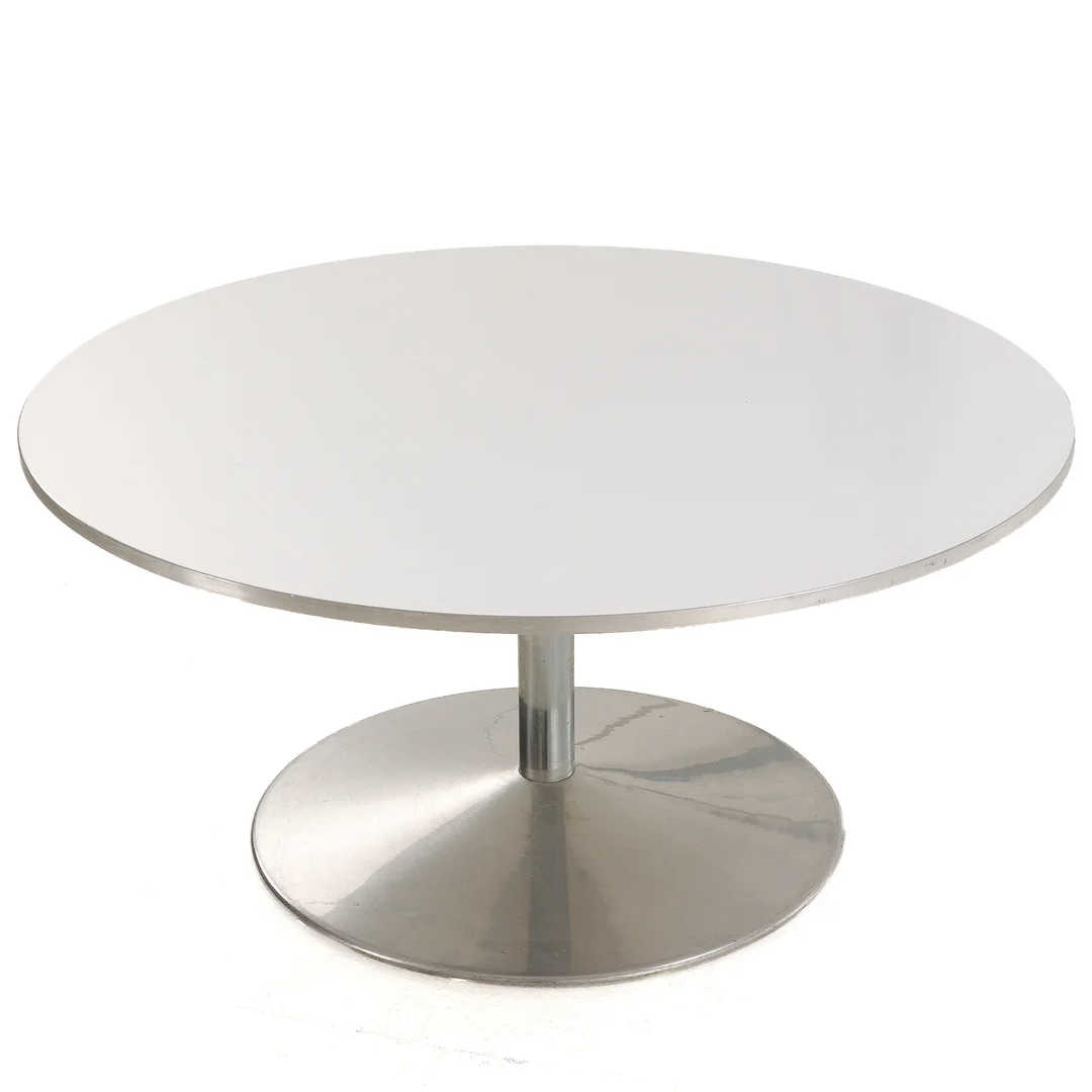 Verner Panton for Fritz Hansen. Coffee table. — Furniture/Coffee tables, occasional tables — Lauritz