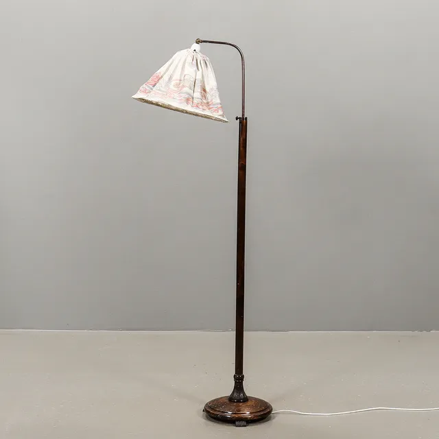 GOLVLAMPA bonad björk, 1900-talets första hälft.