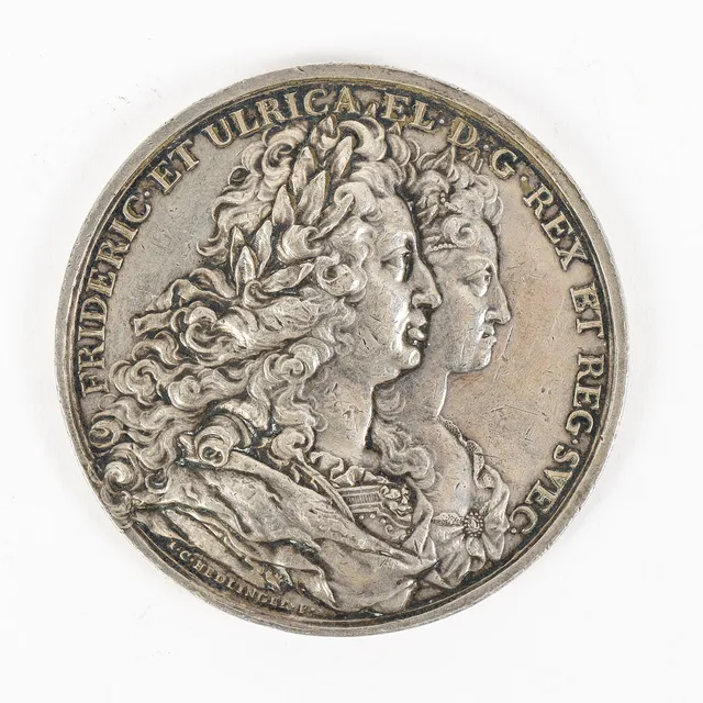 MEDALJ, Svenska kungahusets ära och lycka 1723, silver. Av Johann Carl Hedlinger.