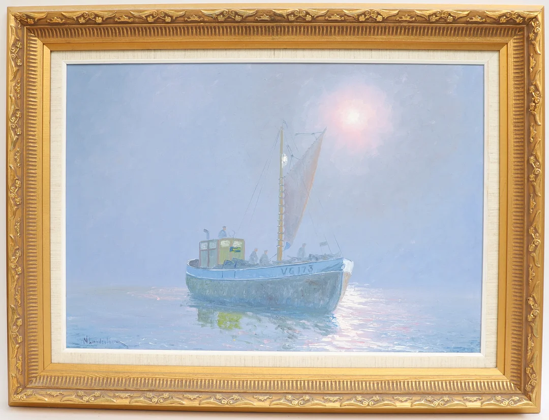 NILS LANDZELIUS. Havsbild med fiskebåt, oljemålning på duk, signerad. — Paintings — Falun Auktionsbyrå