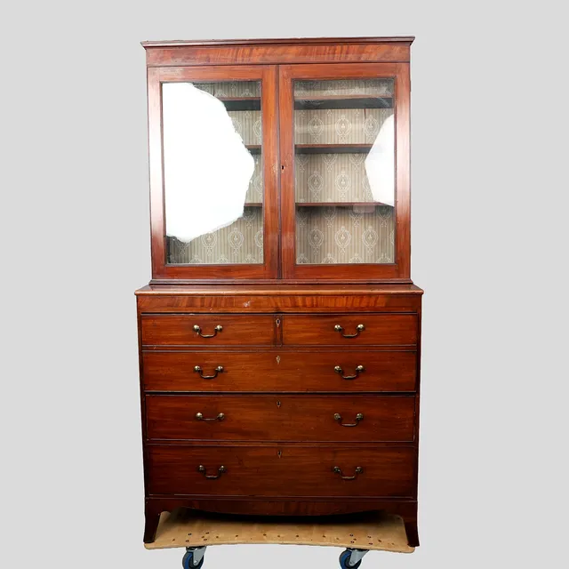 GEORGE III MAHOGANY SECRETAIRE BOOKCASE.