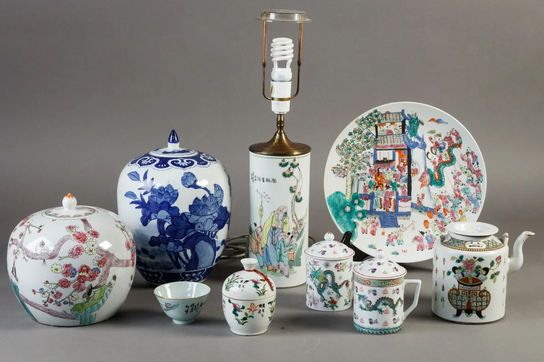 Dele kinesisk porcelæn (9) — Hobby and collectibles/Asian art — Lauritz