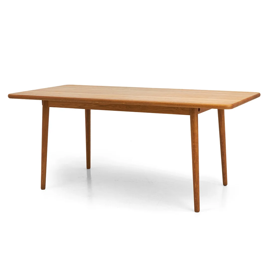 JONAS LINDVALL. "Miss Holly" Stolab, matbord, massiv oljad ek. — Tables — Crafoord Auktioner Stockholm