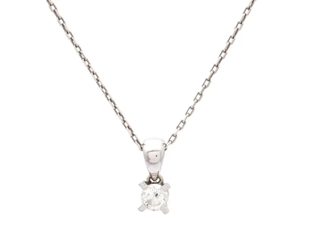 ENSTENSHÄNGE, 18K vitguld, briljantslipad diamant ca 0,18 ct, ca W/P, vikt 0,6 g, kedja i sterlingsilver, längd 42 cm.