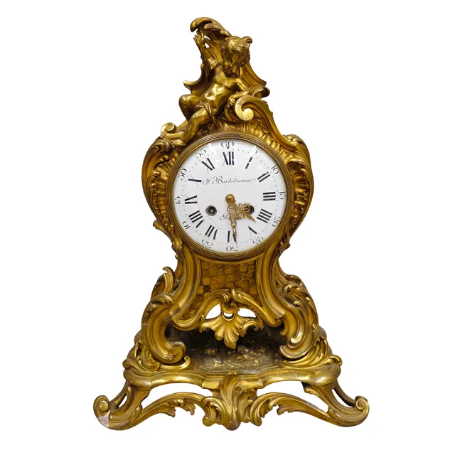 Reloj Napoleón III en bronce dorado de Barbedienne, de la segunda mitad del siglo XIX.