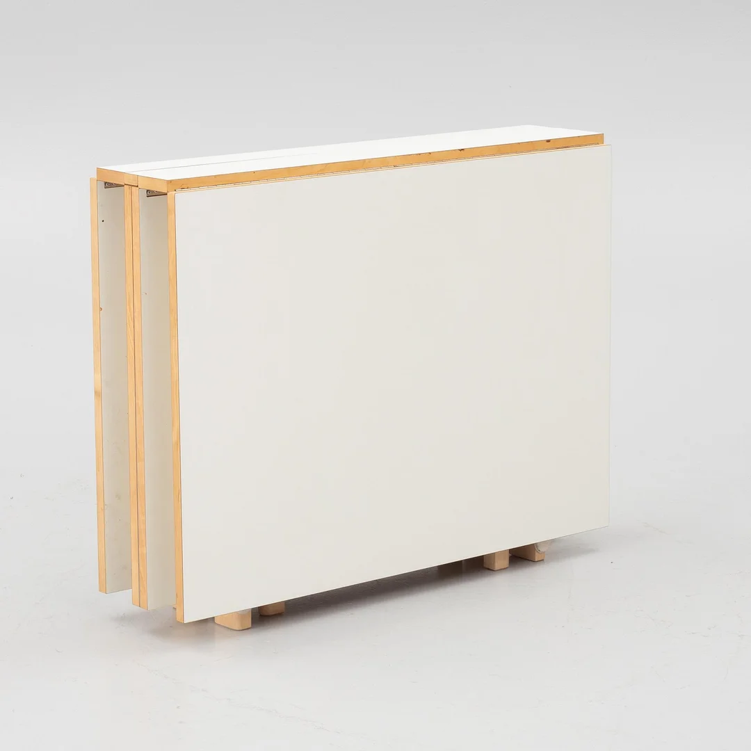 Bruno Mathsson, slagbord, "Maria Flap Mi 901", Bruno Mathsson Internationel, Värnamo, 2012. — Design/Möbler — Bukowskis