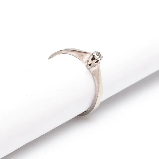 ENSTENSRING, vitguld, diamant, 18k, ca 2,0 gram.