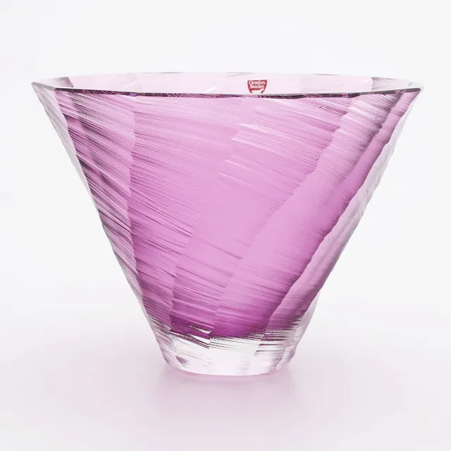 JAN JOHANSSON. Skål, formblåst glas, underfång, huggslipad dekor, Orrefors, signerad, formgiven 1989.