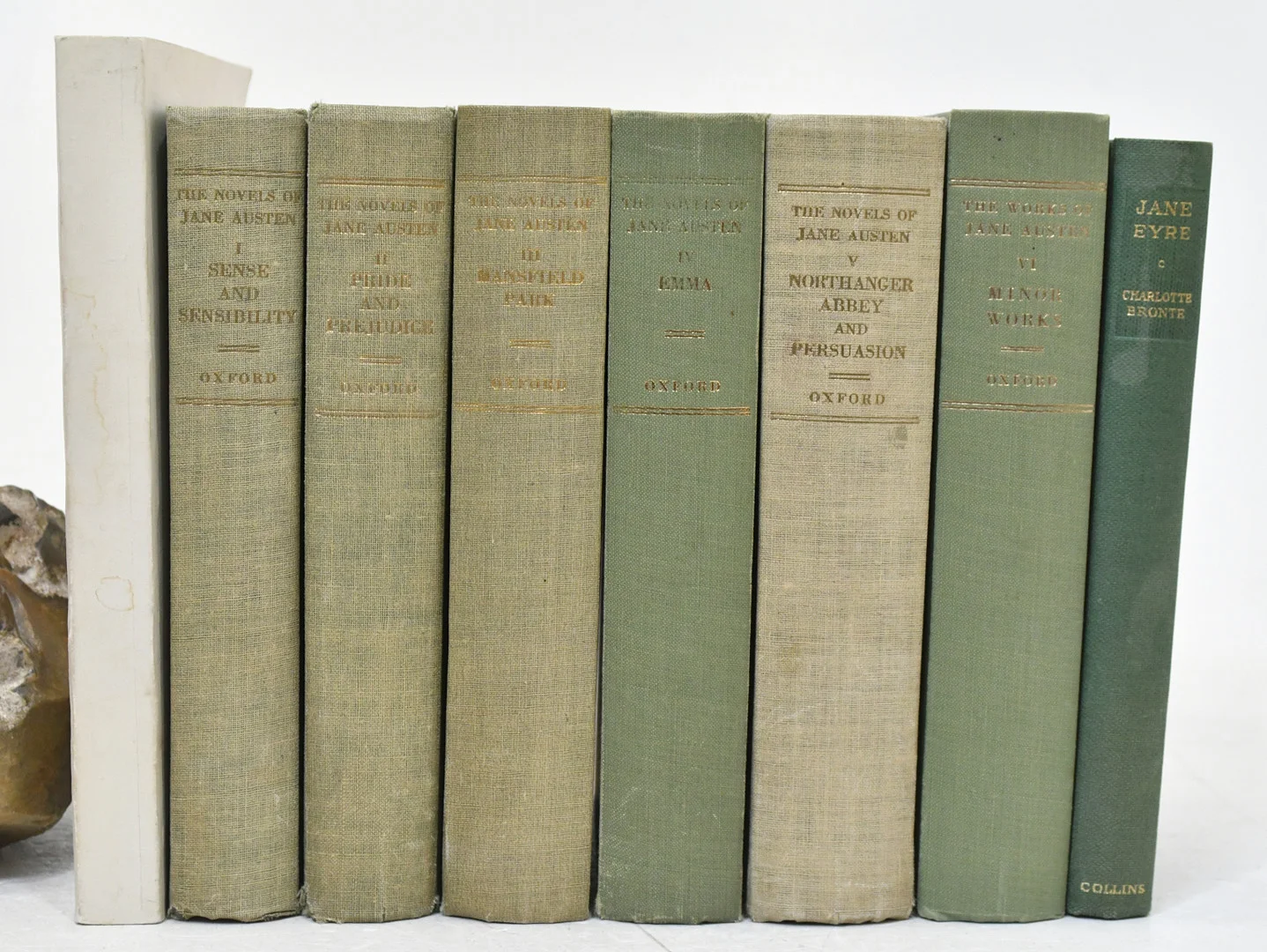 Engelsk skönlitteratur. Jane Austin & Charlotte Brontë. 8 Volymer. — Books — Connoisseur Bokauktioner