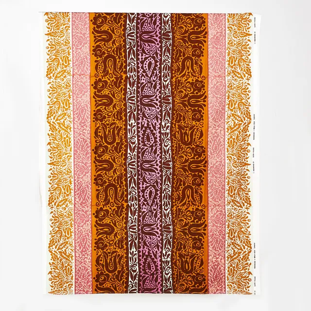MAIJA ISOLA. "Sarafan", Marimekko, tryckt bomulstyg ur serien "Ornamentti" 1960-tal.
