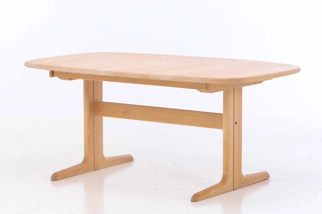 Skovby Møbelfabrik. Spisebord af bøgetræ med udtræk (3) — Furniture/Dining tables, dining room furniture — Lauritz