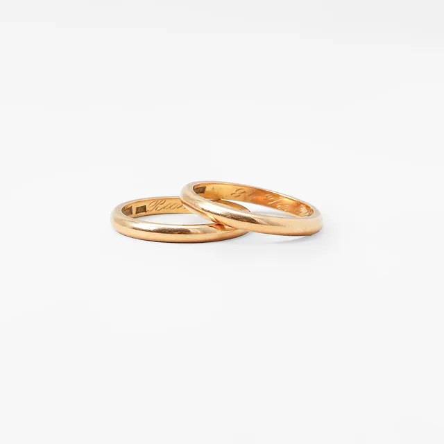 RINGAR, 2 stycken, 18k guld, vikt 7.1 gram.