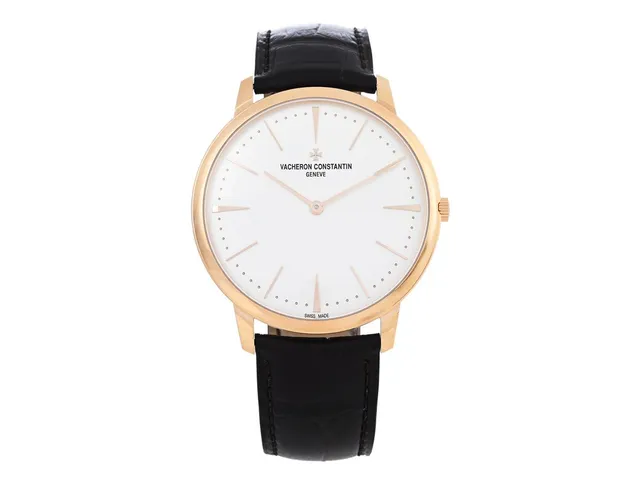 VACHERON CONSTANTIN, Geneve, Patrimony, Cal 1400, Serie nr. 2112140, Ref nr. 81180/000R-9159, Boett nr. 81180, herrur, 40 mm, 18K rosa guld, manuell, safirglas, läderband, originalspänne i 18K rosa guld, cert, juni 2023, box, ytterkartong.