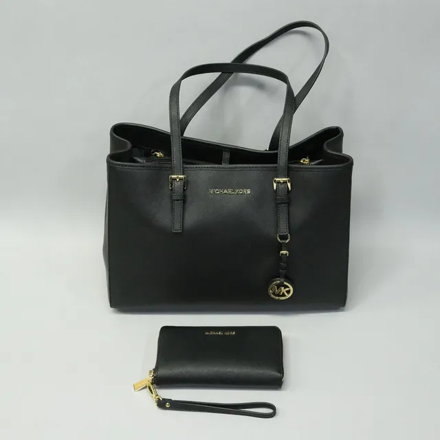 MICHAEL KORS. HANDVÄSKA OCH PLÅNBOK, SVART LÄDER.