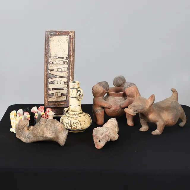 A GROUP OF PERUVIAN POTTERY ITEMS.