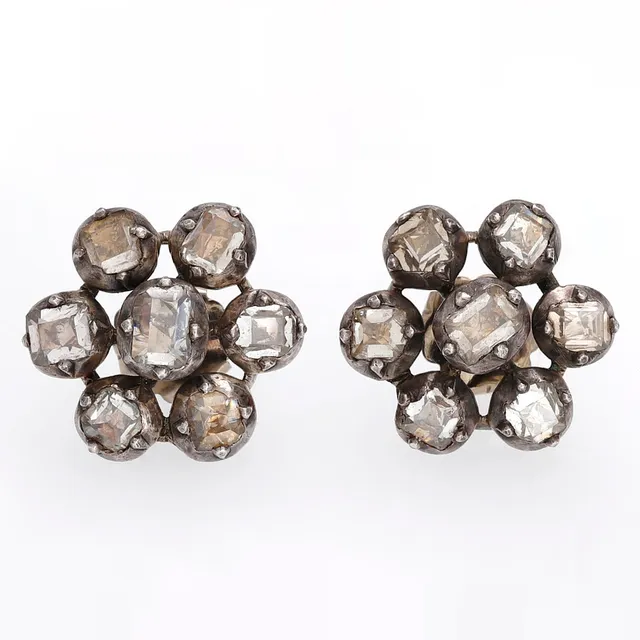Diamonds floral earrings, early 19th Century.