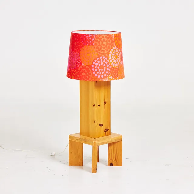 SVEN LARSSON. Bordslampa samt benställning, Möbel-Shop Sven Larsson, lampskärm textil.