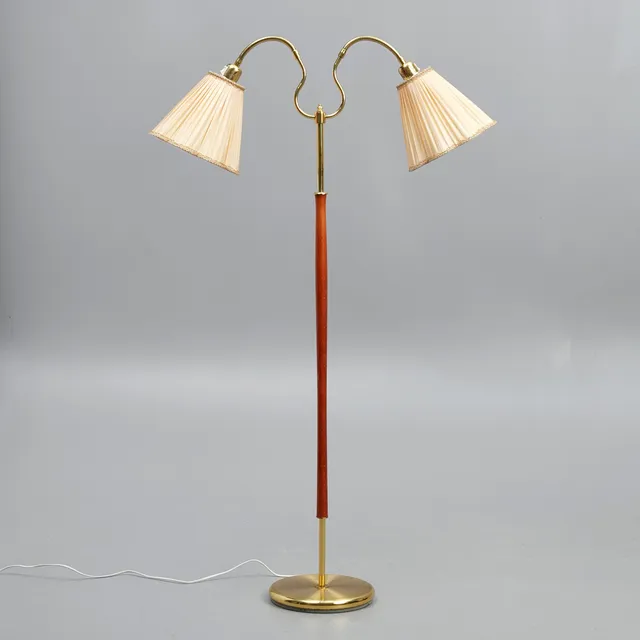 GOLVLAMPA, 1900-talets andra hält, 2 skärm, kulturhantverk.