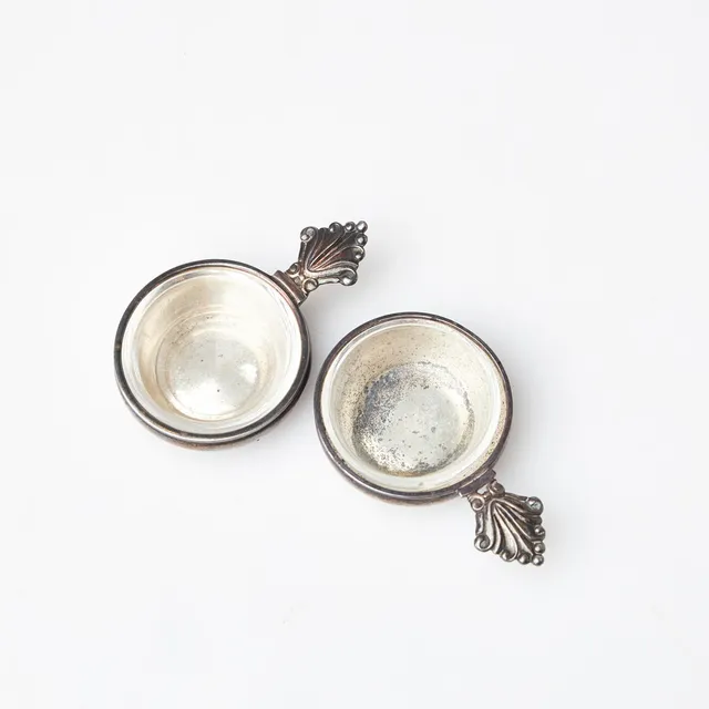 GEORG JENSEN & WENDEL A/S. 2 st, saltkar, sterling silver, Danmark, glas insats, saknar skedar.