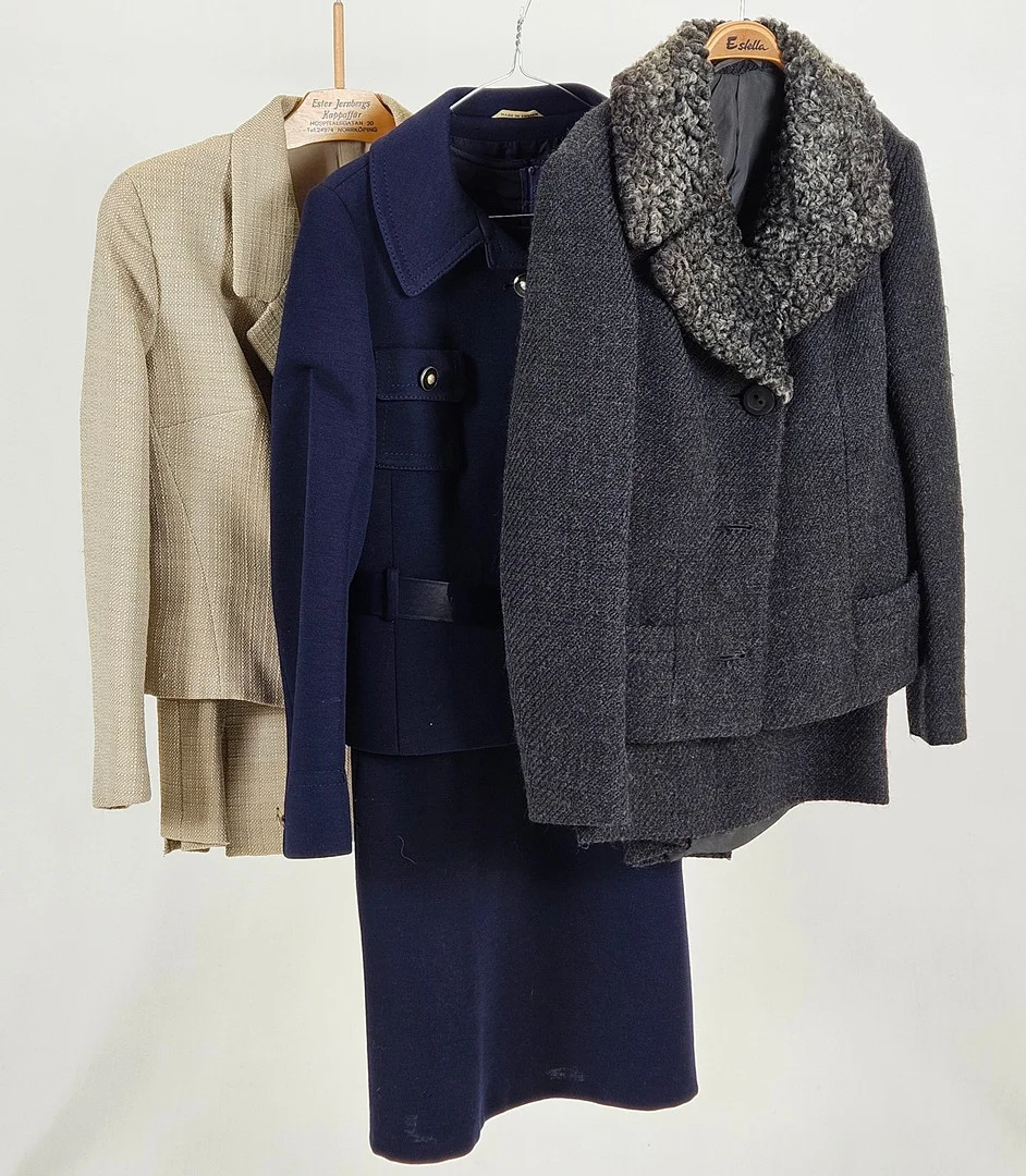 KLÄDER, 3 delar, Hettemarks, Lesslies och Widergrens modell. — Vintage & Designer Fashion — Auktionshuset Thörner & Ek