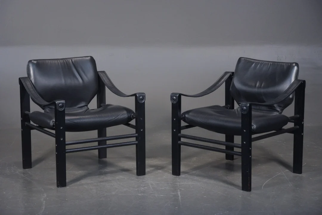 Par safaristole fra Skipper Furniture, betræk af sort læder (2) — Furniture/Lounge chairs — Lauritz