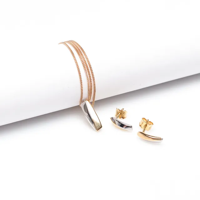 HALSBAND med HÄNGE samt ett par ÖRHÄNGEN, 18K, Guld, vikt cirka 4 gram.