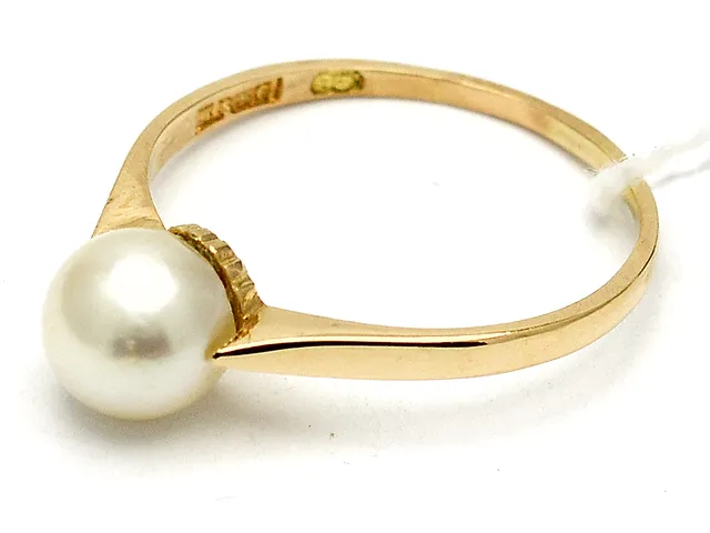 Ring 18K 1,6g Ø16¾ med odlad pärla 6,5mm