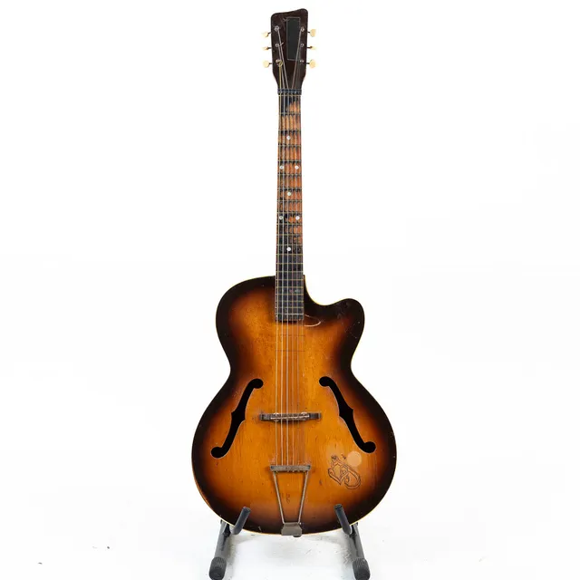 AKUSTISK GITARR.
