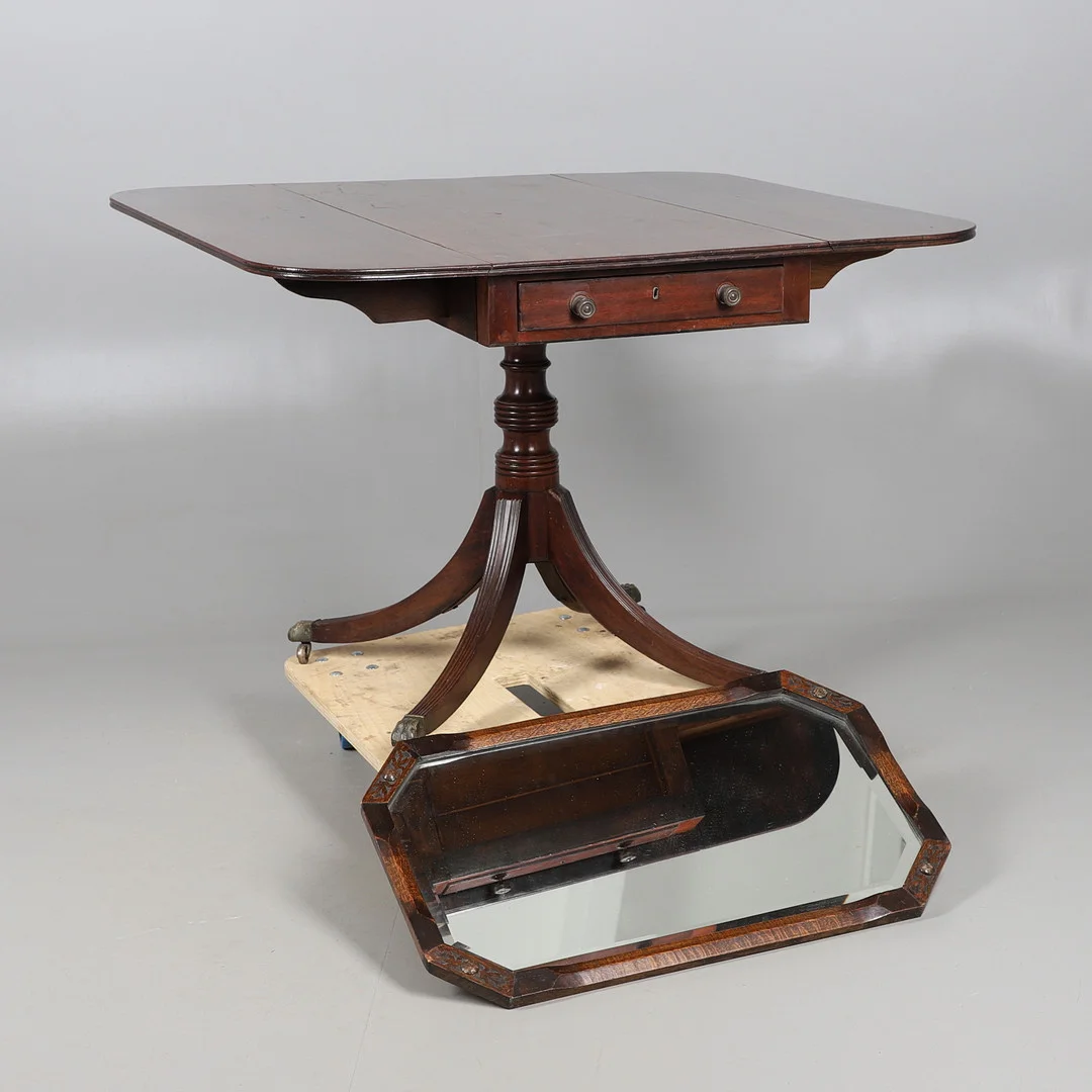 A MAHOGANY DROP FLAP TABLE AND A 18TH CENTURY STYLE MIRROR. — Tables — Lawrences Auctioneers