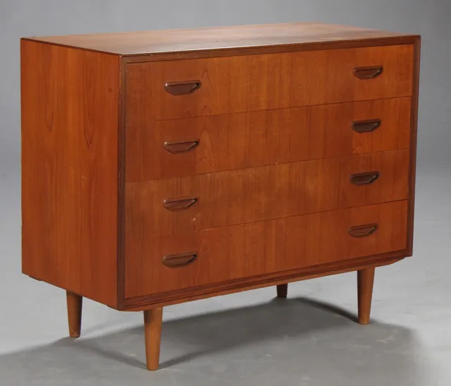 P. Westergaard. Kommode af teaktræ, 1960'erne