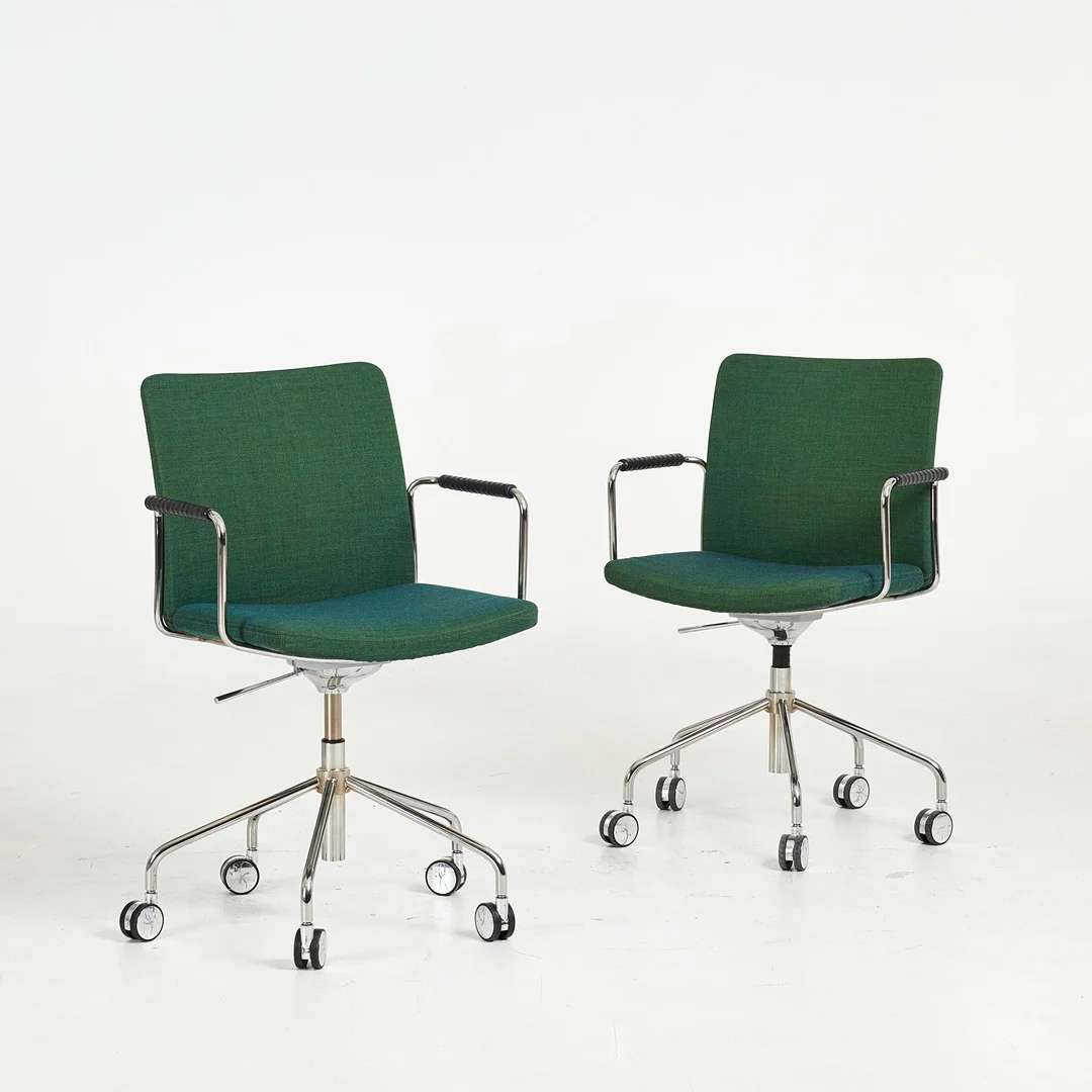 BROBERG & RIDDERSTRÅLE. Kontorsstolar, 2 st. "Stella" för Swedese, kromad stomme, läderklädda armstöd. — Armchairs & Chairs — Stockholms Auktionsverk Sickla