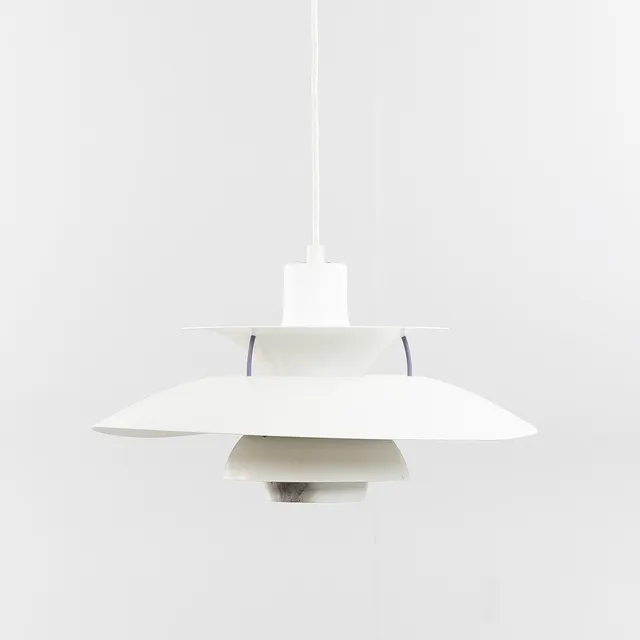 POUL HENNINGSEN. "PH5", taklampa, Louis Poulsen, Danmark, 1900-talets andra hälft.