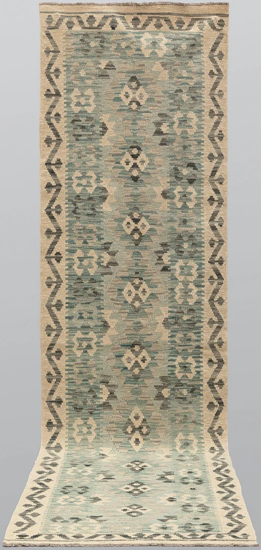 KELIM, klassisk design, gallerimodell. — Oriental Carpets & Textiles — Kalmar Auktionsverk