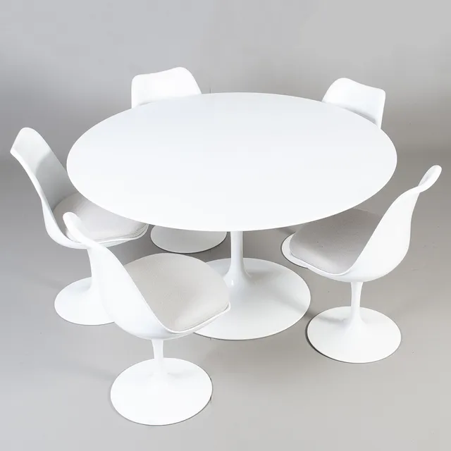 EERO SAARINEN. FÖR KNOLL INTERNATIONAL, MATGRUPP, "TULIP" 6 DELAR.