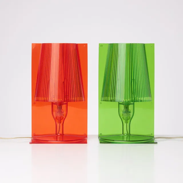 FERRUCCIO LAVIANI. "Take", bordslampor, ett par, Kartell, röd resp grön plast.