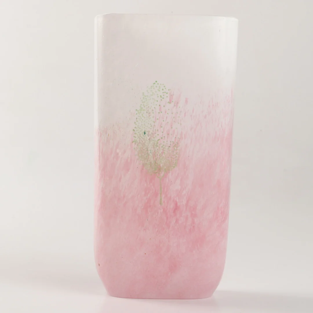 KJELL ENGMAN. Vas, "Maj", glas, Kosta Boda, signerad. — Utility glass — Helsingborgs Auktionskammare
