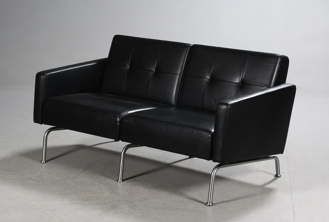 Johannes Foersom & Peter Hiort Lorentzen, model EJ-60/2, sort læder — Furniture/Lounge suites, sofas — Lauritz