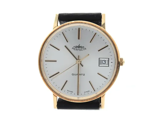 Armbandsur, Perfecta, 18K, 32mm, quartz (går ej), datumvisning, graverad bakboett, läderarmband skadat