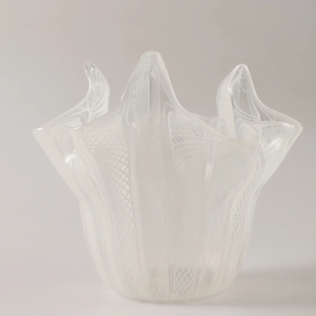 NÄSDUKSVAS, konstglas, Murano, Italien. — Art glass — Helsingborgs Auktionskammare