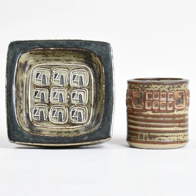 JØRGEN MOGENSEN. Vase, nr 21922 med fad nr 21872. Royal Copenhagen 1970´erne.