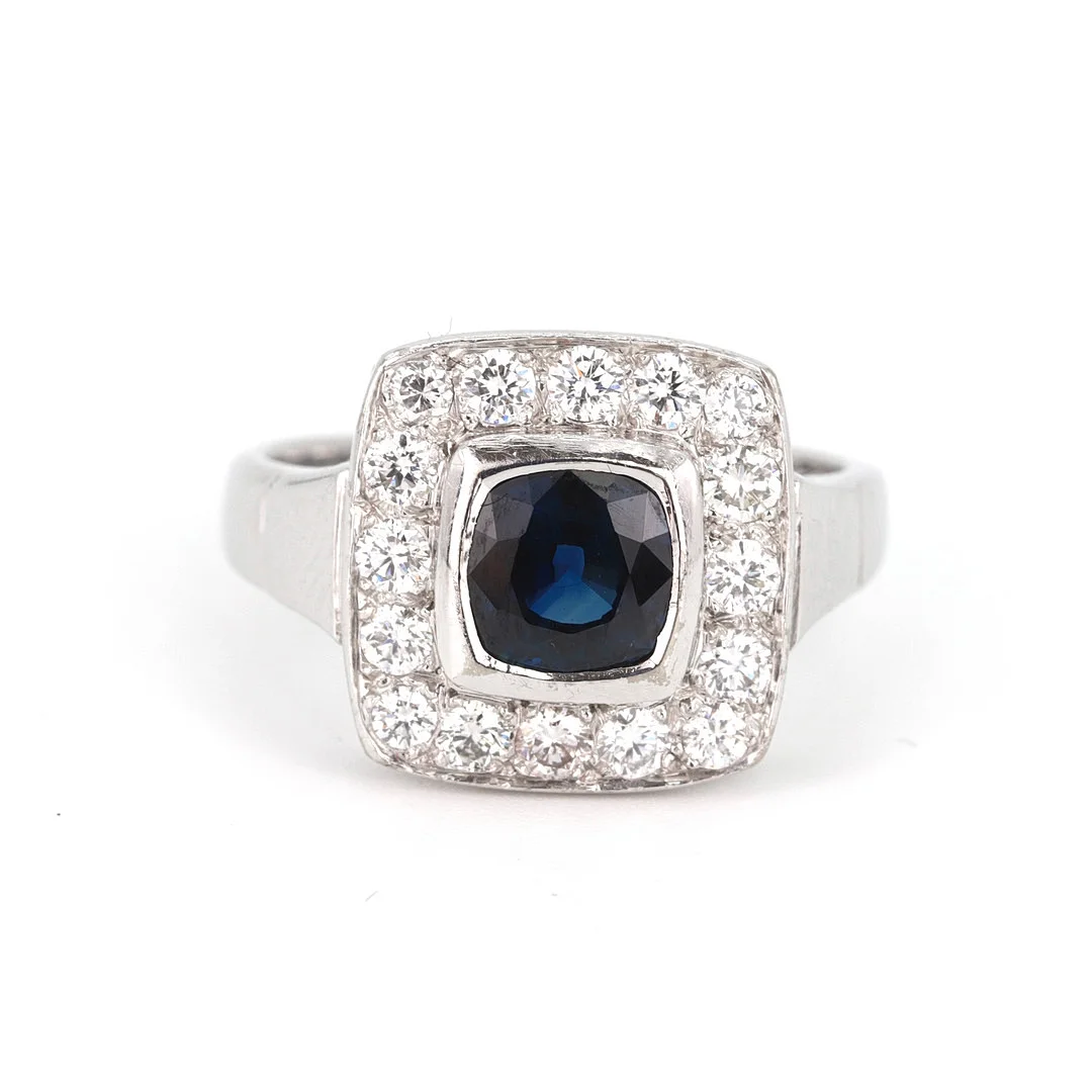18CT GOLD DIAMOND & SAPPHIRE RING. — Rings — Chalkwell Auctions