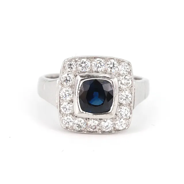 18CT GOLD DIAMOND & SAPPHIRE RING.